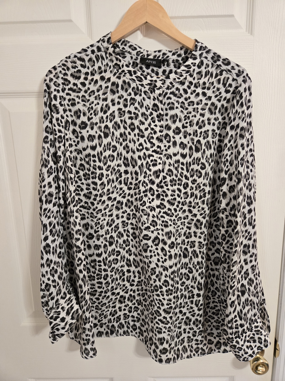 Apt. 9 Black & White Leopard Print Lightweight Blouse Long Sleeves Size 2X